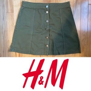 H&M Green Corduroy Mini Skirt, Size 8